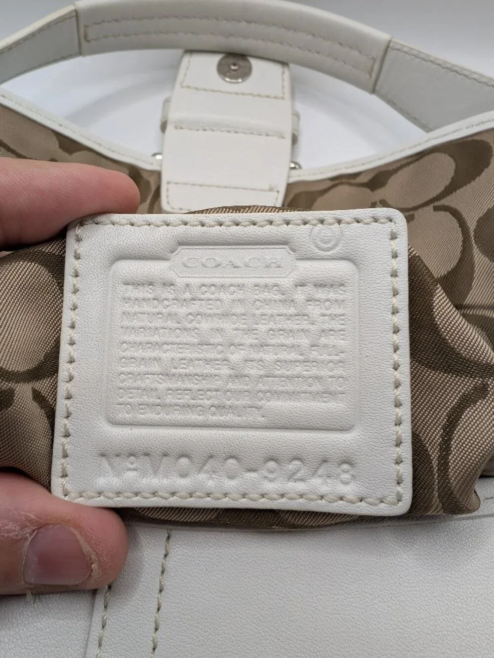 Coach Soho Flap Hobo White Leather Vintage Buckle Bag M040-9248